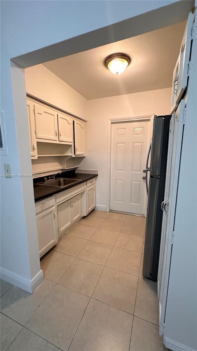 Photo - 1955 Normandy Dr Unit 2