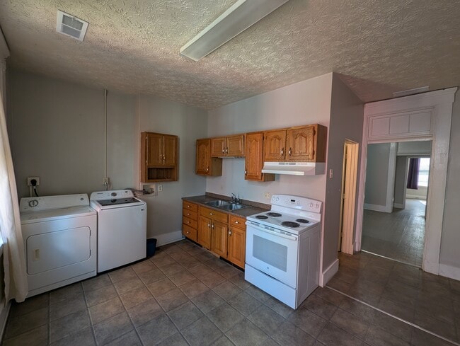 Photo - 802 Philadelphia St Unit 2