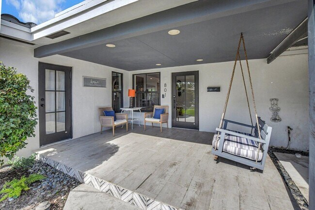 Photo - 801 SW 5th St