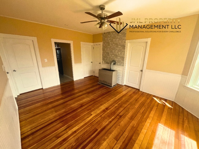 Photo - 121 Irving St Unidad 2