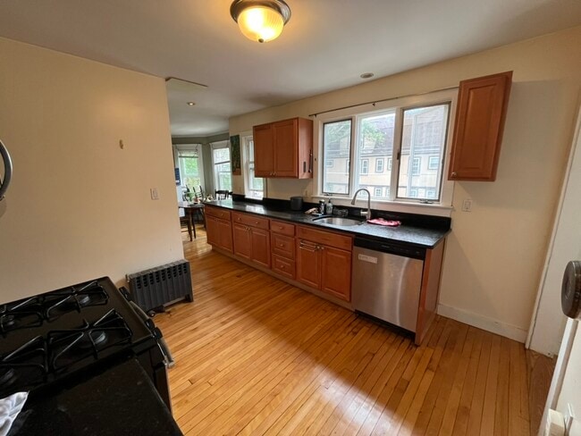 Building Photo - 190 North St Unit 2M