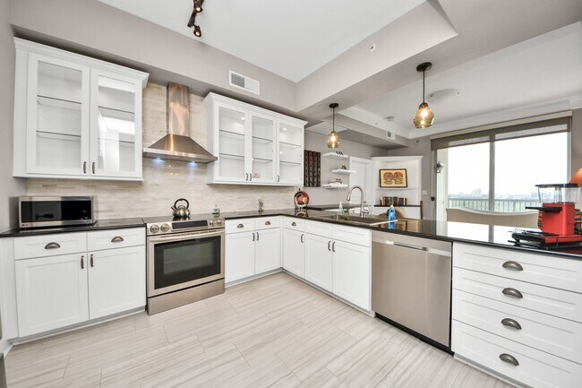 Photo - 3333 Allen Pkwy Unidad 1303