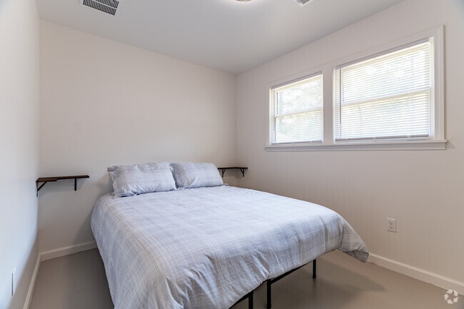 1BR, 1BA - 650SF - Bedroom