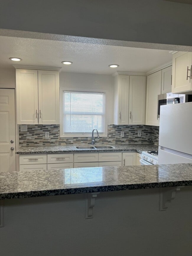 Photo - 1298 W Capitol Ave