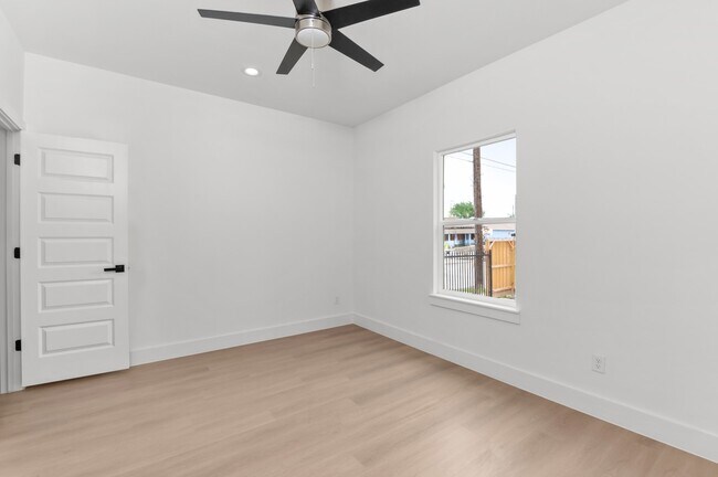 Photo - 2316 McKee St