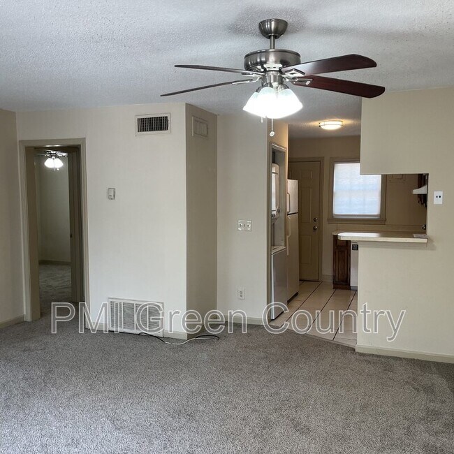 Photo - 1341 E 39th St Unit A