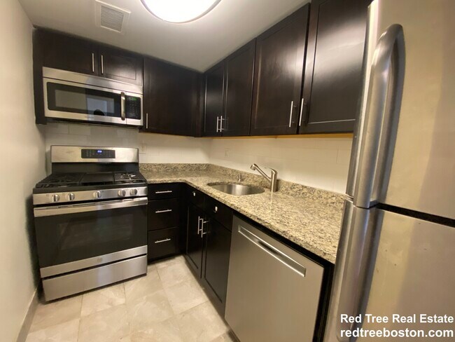 Building Photo - 175 Freeman St Unit 902