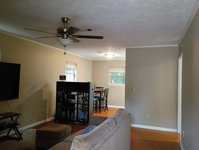 Photo - 902 E Magnolia Ave