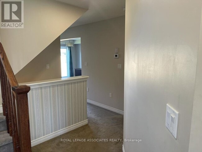 Photo - 7743 Shaw St