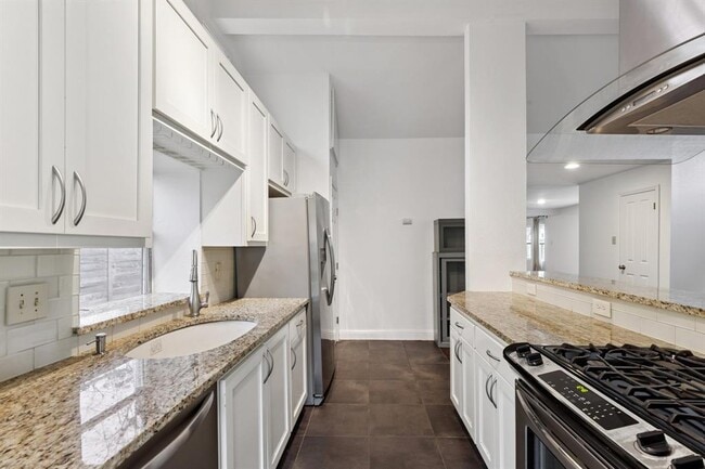 Photo - 2814 Gonzales St