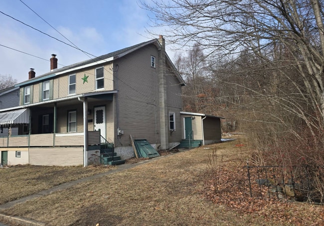 Photo - Charming 2 Bed / 1 Bath Single Family Home in Lansford with Front Porch & Yard!