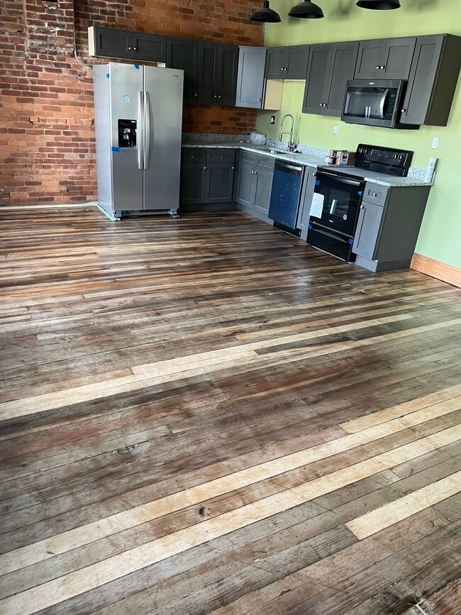 Photo - 1609 Winchester Ave Unidad Suite A