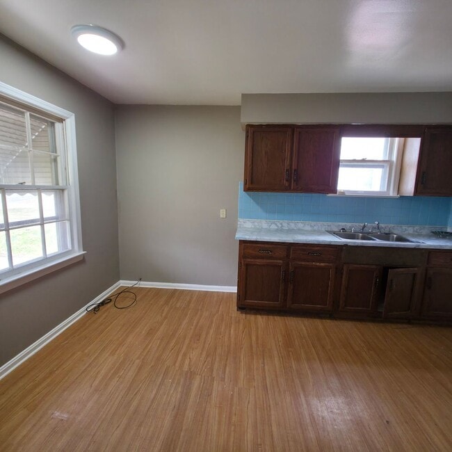 Photo - Single Family 3 Bed 1 Bath For Rent