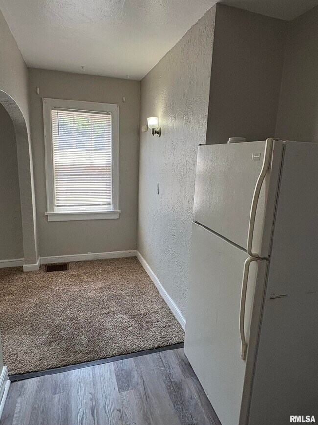 Photo - 2317 W Kellogg Ave Unidad 3