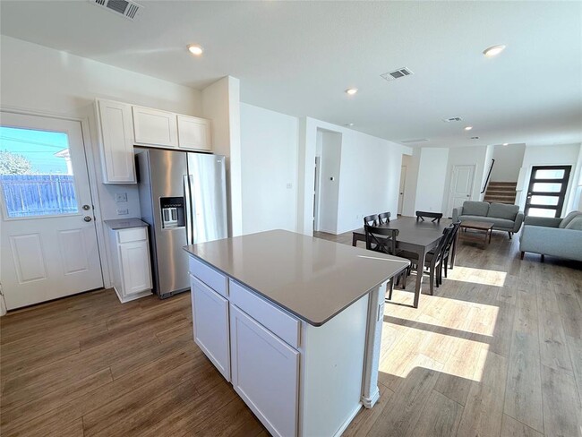 Photo - 224 Canley Lp