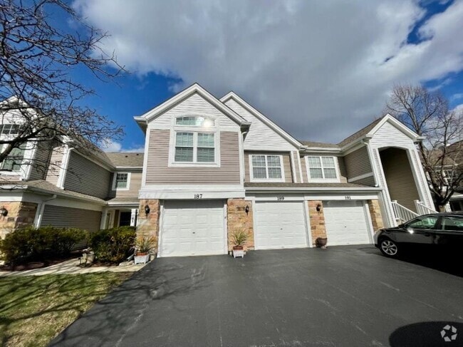 Building Photo - 2 bedroom in CAROL STREAM IL 60188 Rental