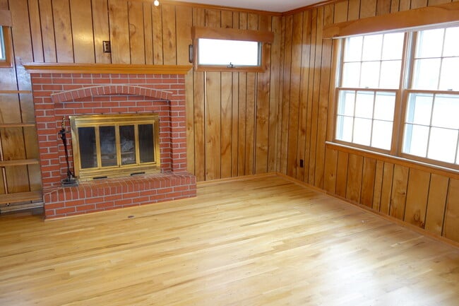 Photo - Adorable Waldo Location on Quiet Street