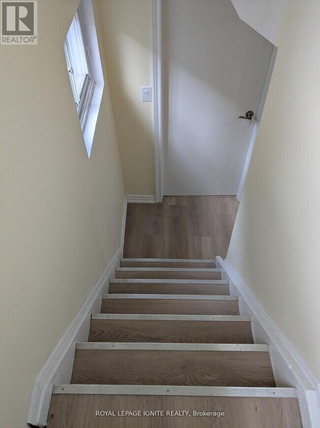 Photo - 15 Beacham Crescent