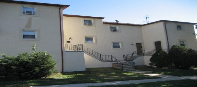 Hallowell Place