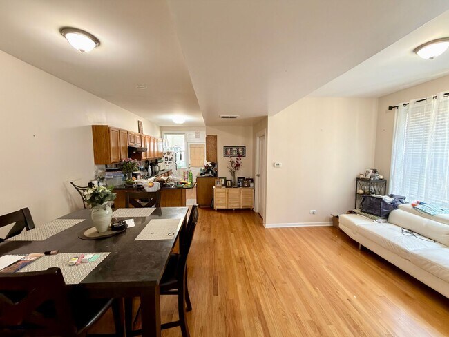Photo - 4111 W Lawrence Ave Unit 4111-3