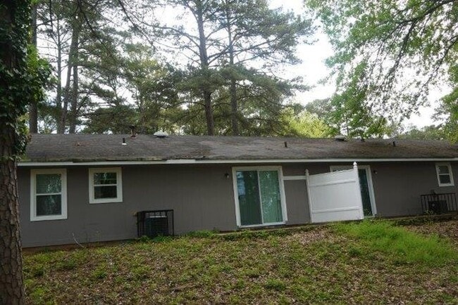 Photo - Renovated 3 Bedroom Unit For Rent, $1,325.00 Per Month! Contact Us To View This Amazing Unit!!!