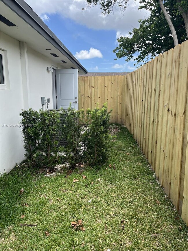 Building Photo - 29905 SW 149th Ct Unit #2