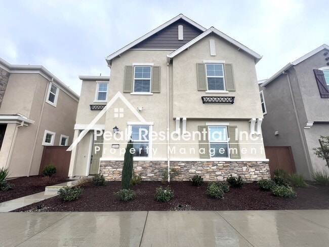 Building Photo - Brand New 3bd/2.5ba Woodland Home with 2 Car Garage