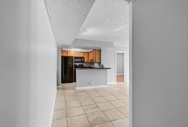 Photo - 744 Executive Center Dr Unit -1