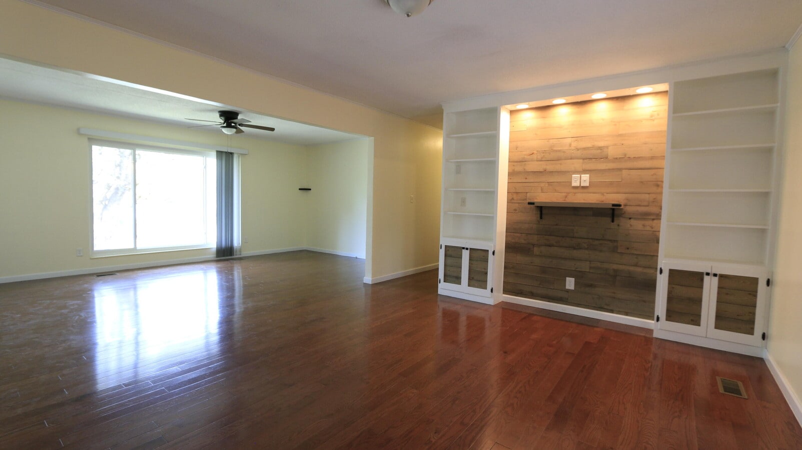 Photo - 3010 Clearwater Dr NE