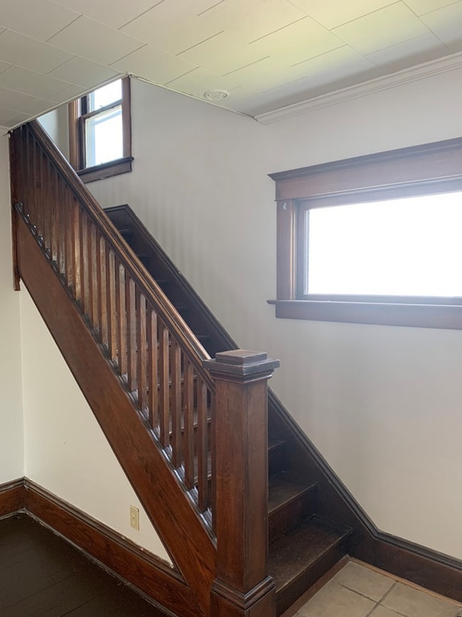 Photo - 206 E 10th St