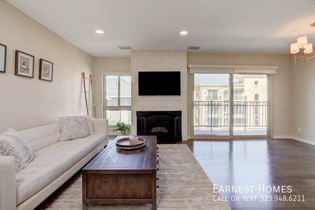 Building Photo - 141 S Clark Dr Unit 530