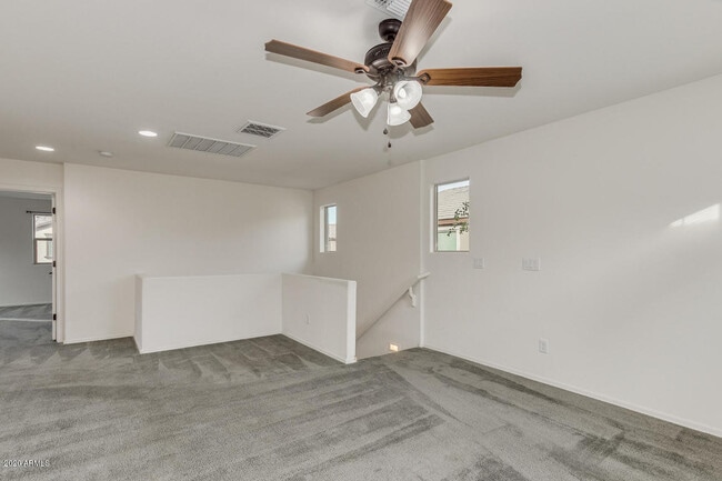 Photo - 1290 N 165th Dr