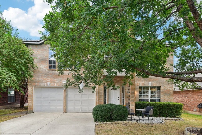 Building Photo - "Discover Comfort & Style: Spacious 3-Bedr... Rental