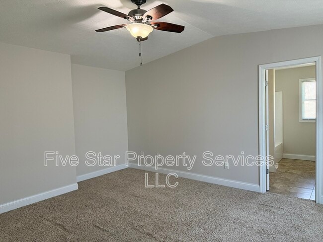 Photo - 1218 Hawthorn Ct