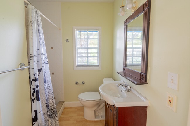Photo - 716 High St