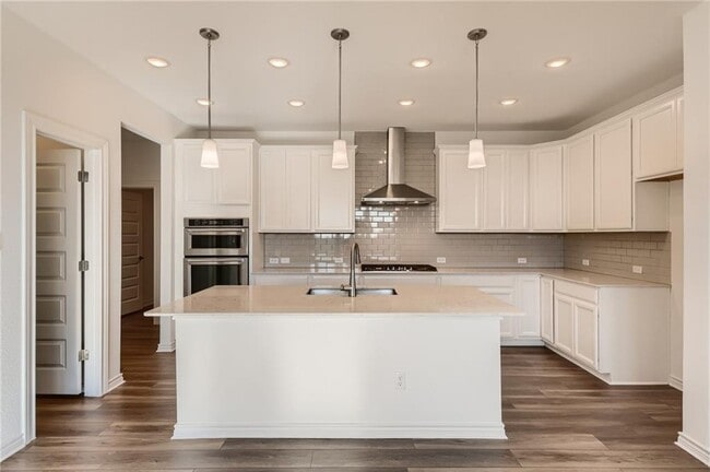 Photo - 102 White Aster Ct