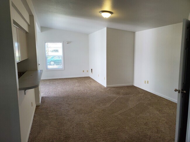 Photo - 1320 SW Obsidian Ave