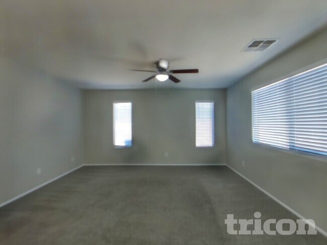930 W Mesquite Tree Ln