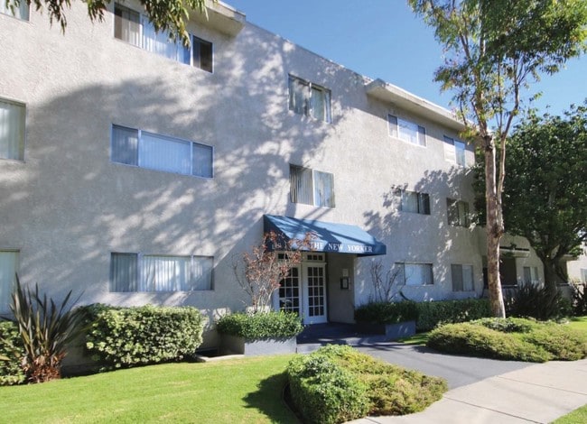 13951 Moorpark St - The New Yorker Apartments