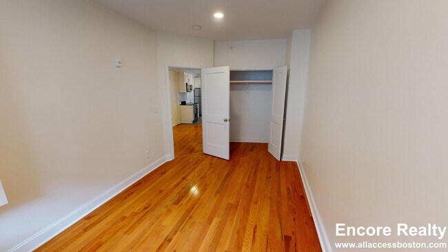 115 Sutherland Rd Unit A
