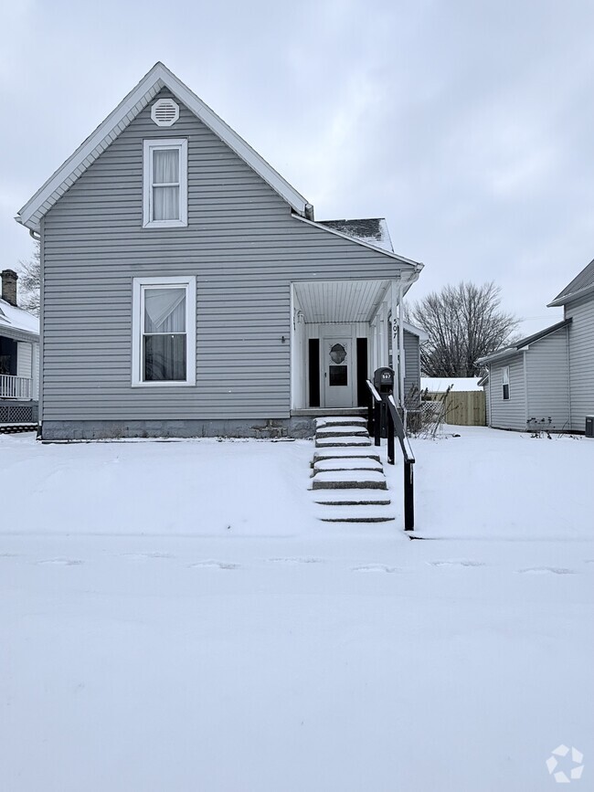 Building Photo - 507 S Webster St Rental