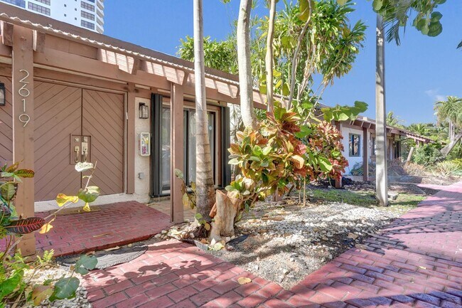 Photo - 2619 Parkview Dr S