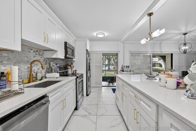Building Photo - 101 Longboat Ln W Unit 101
