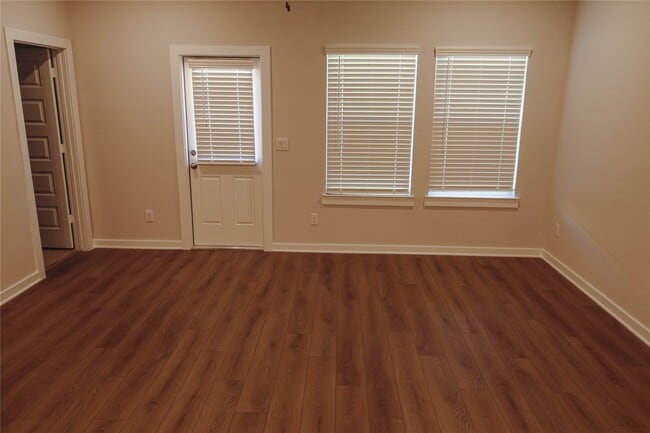 Photo - 8586 Blueberry Ash St