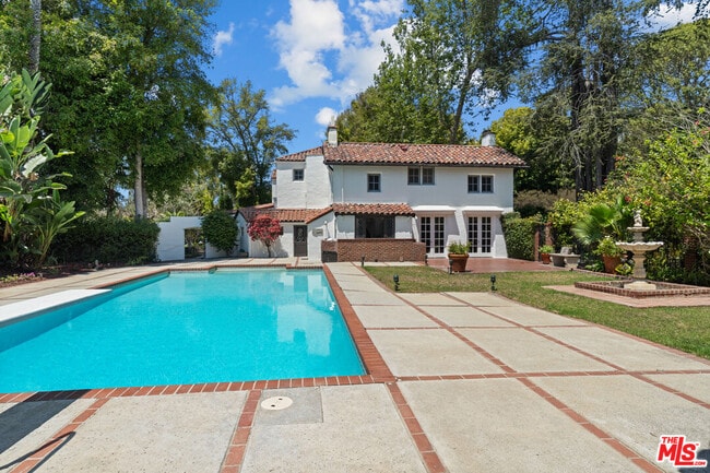 Building Photo - 808 Woodacres Rd Rental