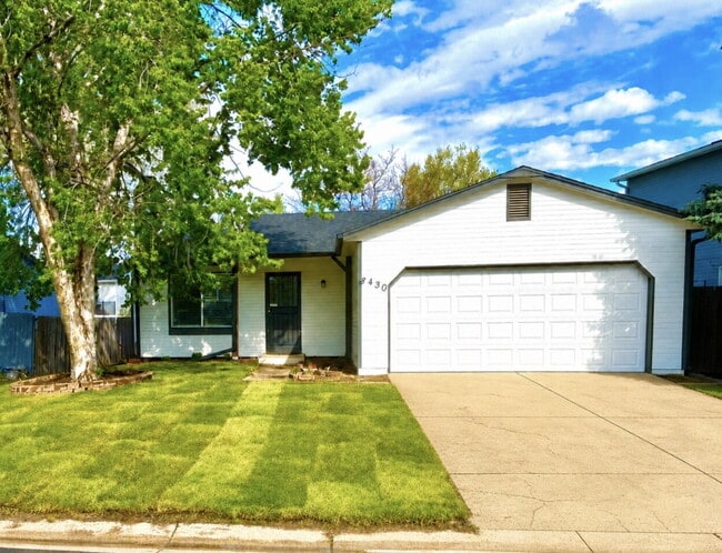 Building Photo - AVAILABLE NOW!
Charming Home in the Cottonwood Community!