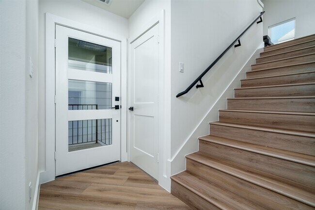 Photo - 112 Tolima Dove St