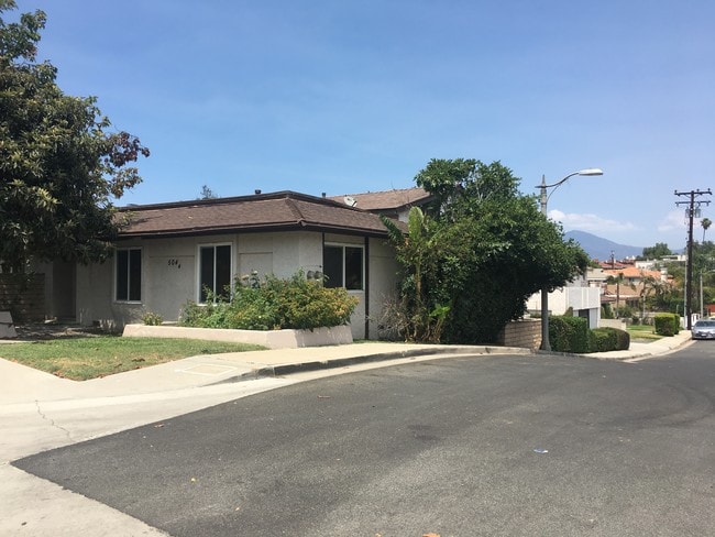 Edificio - 504 S Granada Ave Unidad B