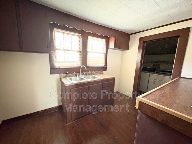 Photo - 1015 11th St N