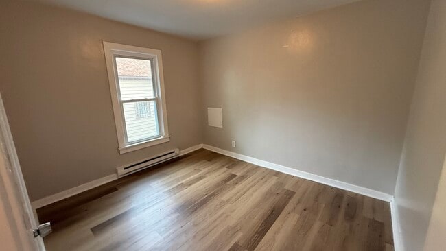 Photo - 714 Helmholz Ave